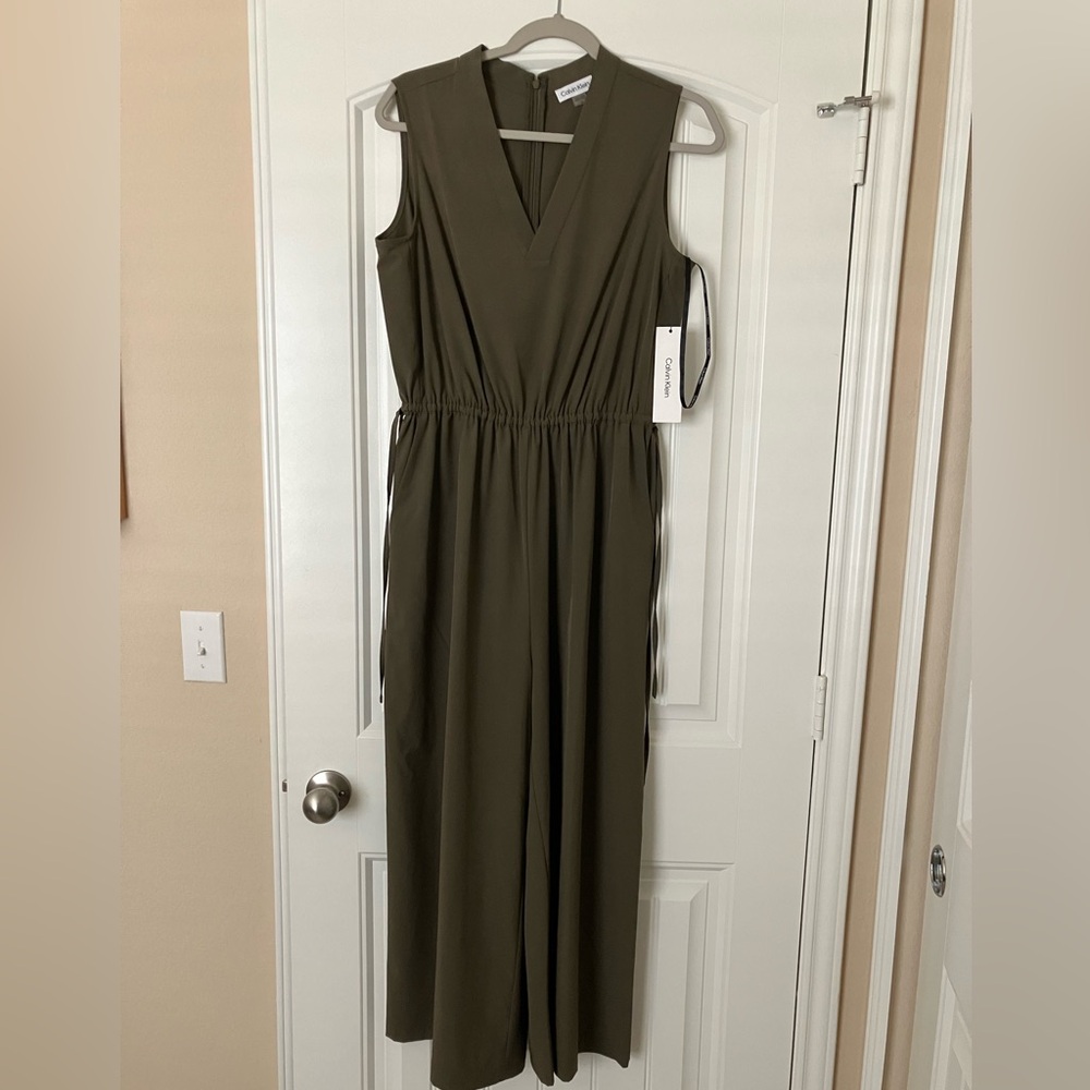 NWT Calvin Klein Sleeveless V-Neck Cinched Waist Pocketed Crop Wide Leg …